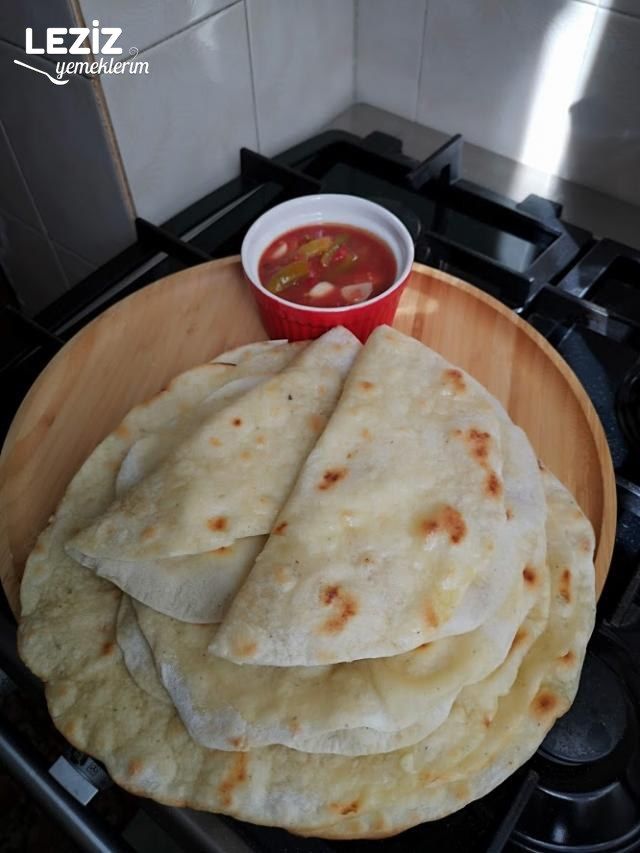 Mayasız Sarımsaklı Lavaş Ekmeği