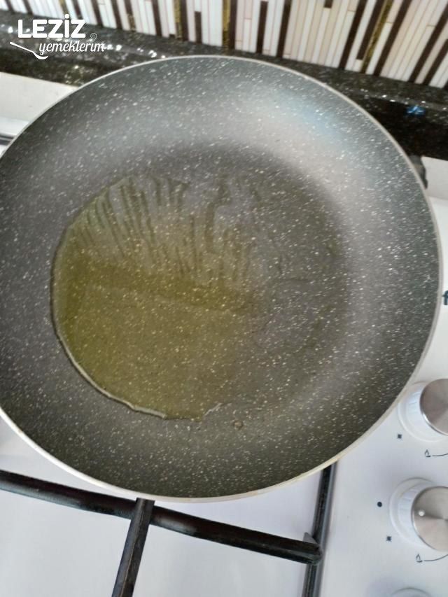 Domates Soslu Biber Kızartması