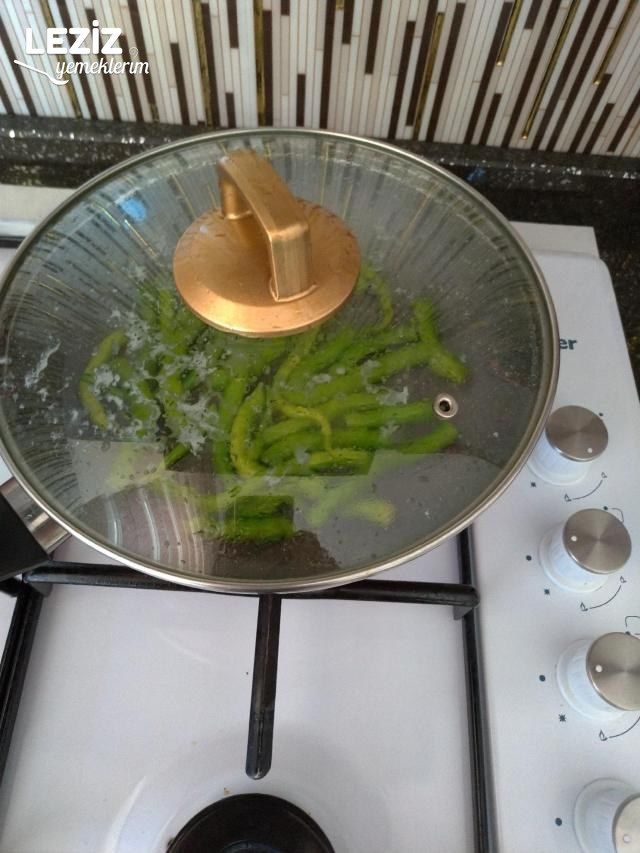 Domates Soslu Biber Kızartması