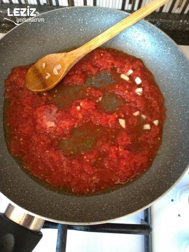 Domates Soslu Biber Kızartması