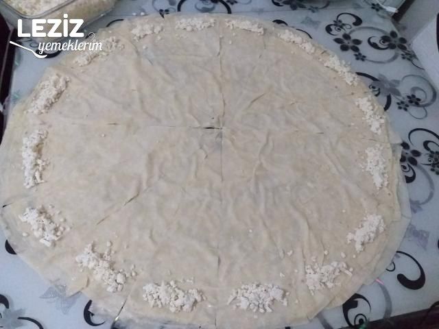 Katmer Börek (İster Buzluğa Atın, İster Pişirin)