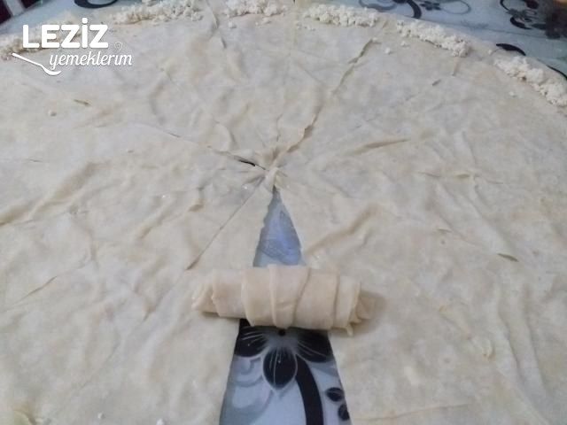 Katmer Börek (İster Buzluğa Atın, İster Pişirin)