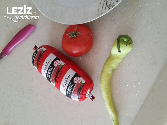 3 Malzemeli Susamlı Börek