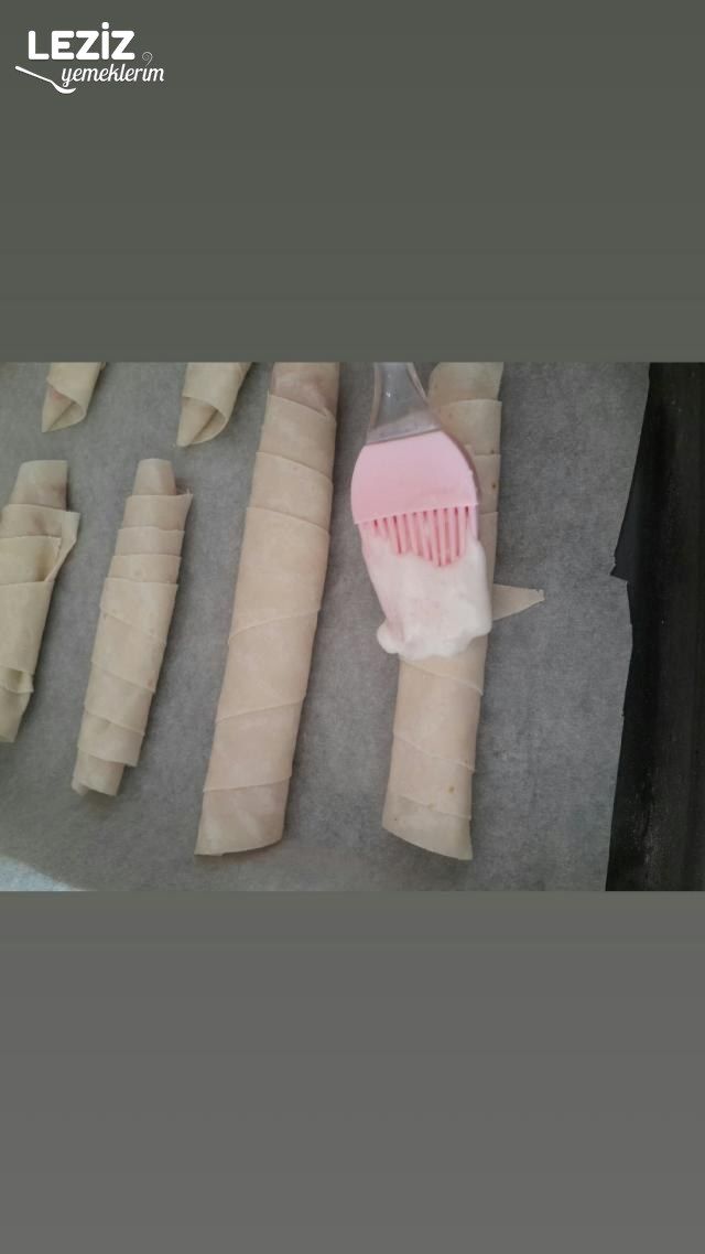 3 Malzemeli Susamlı Börek