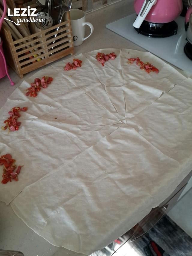 3 Malzemeli Susamlı Börek