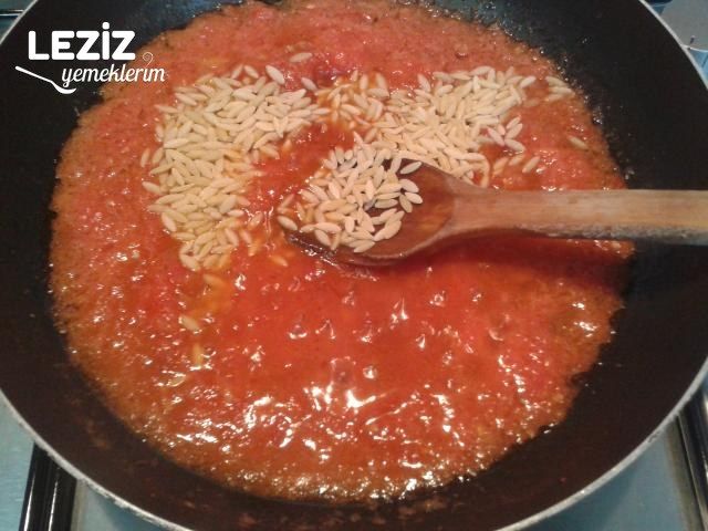 Domatesli Şehriyeli Çorba