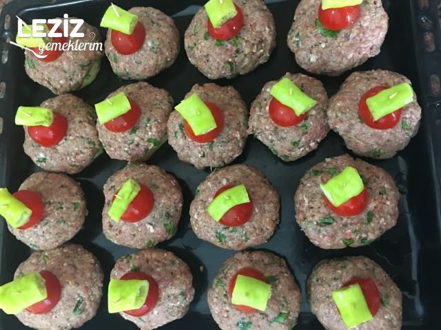 İçi Domatesli Köfte