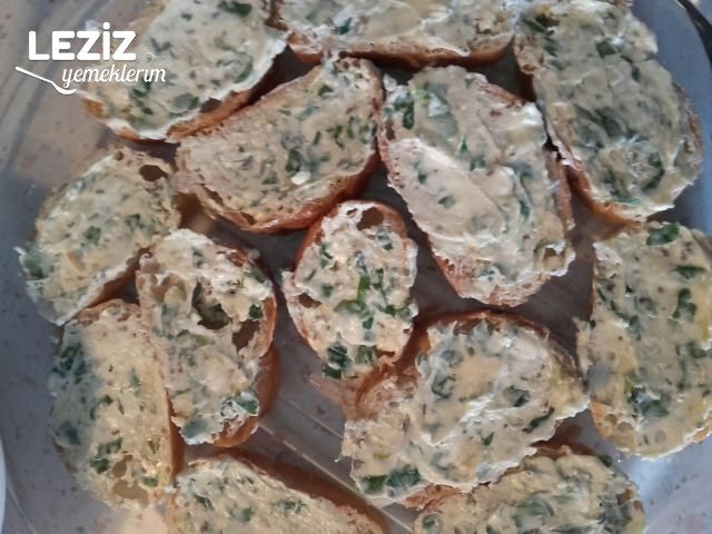 Sarmısaklı Çıtır Ekmek Dilimleri