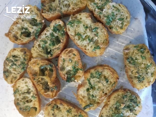 Sarmısaklı Çıtır Ekmek Dilimleri