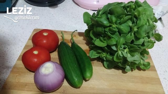 Zeytinyağlı Semizotu Salatası Nasıl Yapılır?