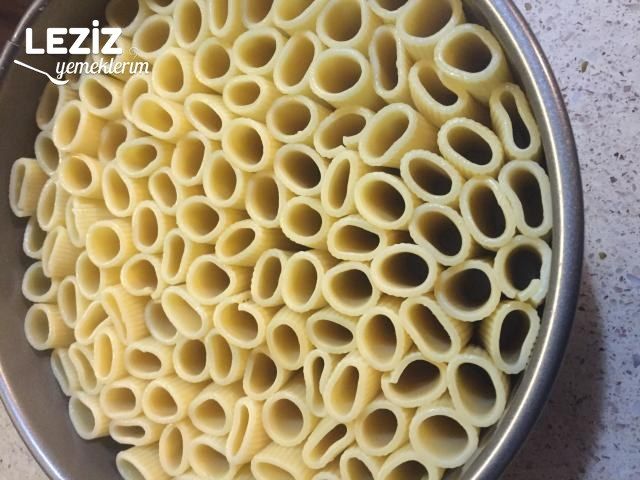 Fırında Kıymalı Makarna