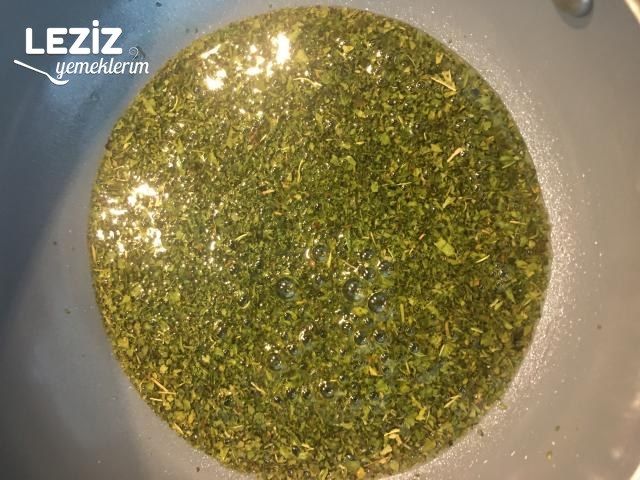 Pazılı Erişteli Yeşil Mercimek Çorbası