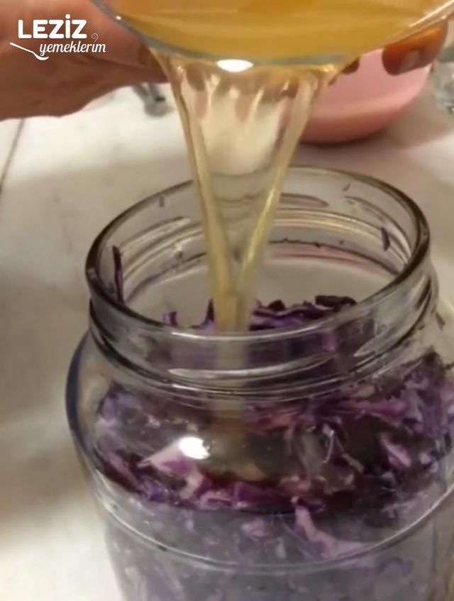 Kırmızı Lahana Turşusu Nasıl Yapılır