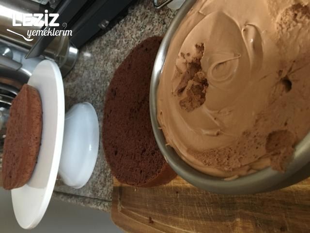 Bol Çikolatalı Pamuk Pasta