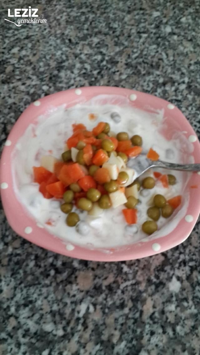 Evde Rus Salatası Yapımı