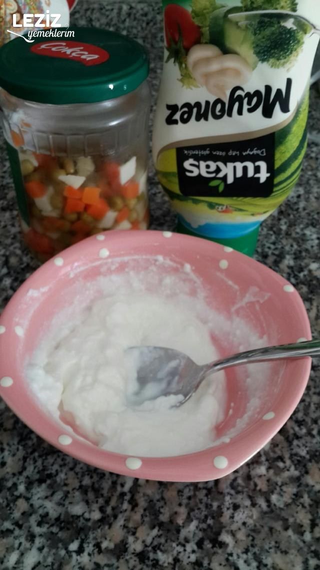 Evde Rus Salatası Yapımı