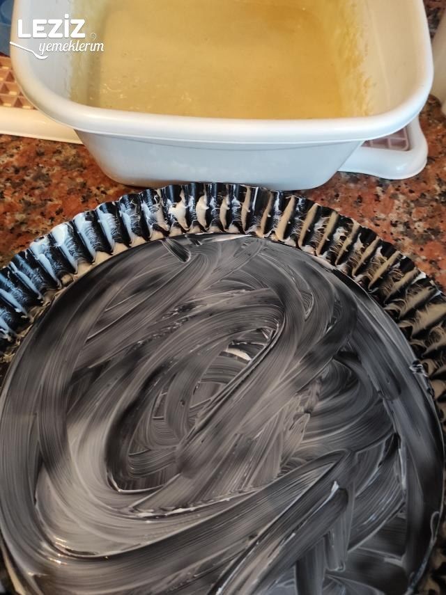 Çilekli Bulut Pasta