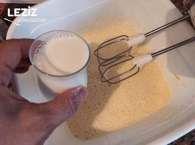 Çilekli Bulut Pasta