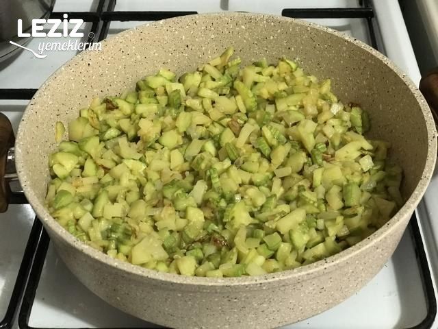 Yumurtalı Kabak Kavurması