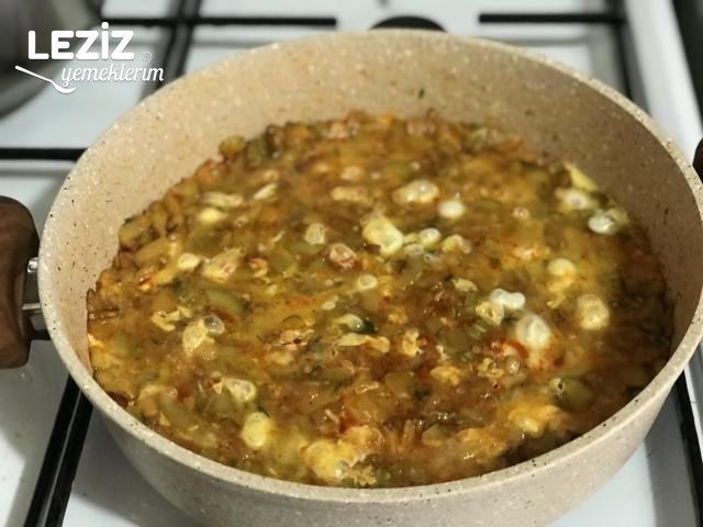 Yumurtalı Kabak Kavurması