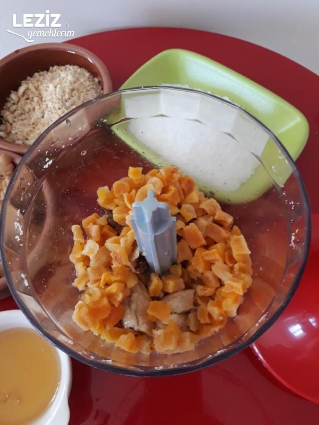 Kuru Meyveli Toplar