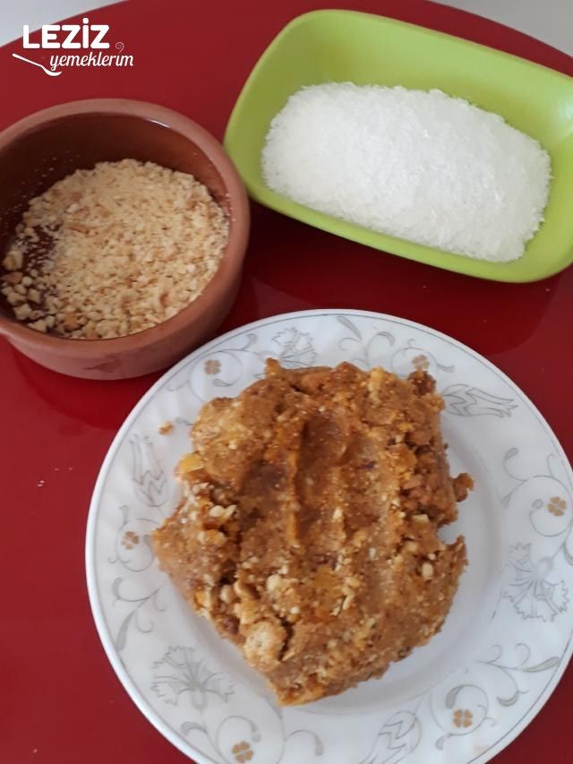 Kuru Meyveli Toplar
