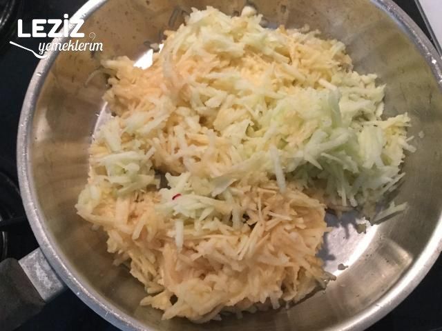 Elmalı Kurabiye Tarifi (Limon Sıkacağında)