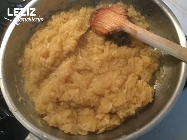 Elmalı Kurabiye Tarifi (Limon Sıkacağında)