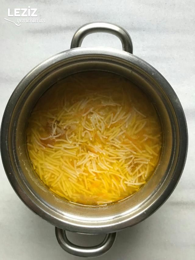 Şehriyeli Havuç Çorbası