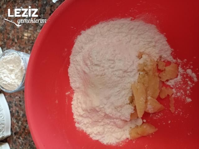 Pastane Usulü Un Kurabiyesi Nasıl Yapılır
