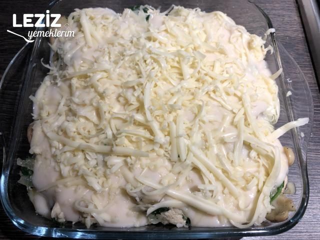 Fırında Beşamelli Patatesli Tavuk