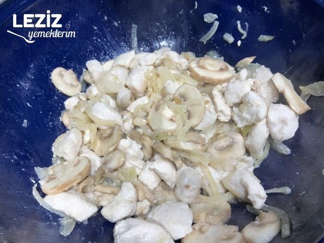 Fırında Beşamelli Patatesli Tavuk