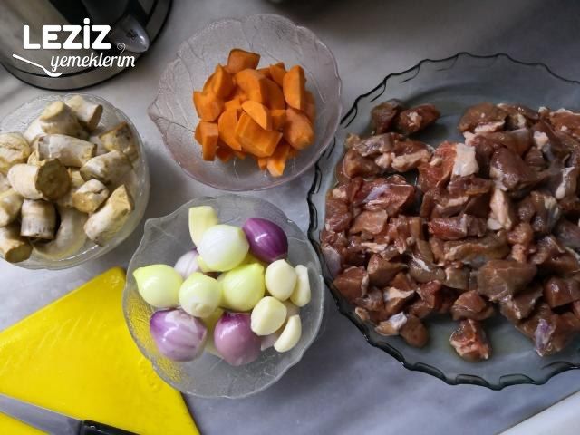 Nefis Papaz Yahnisi (Zülbiye)