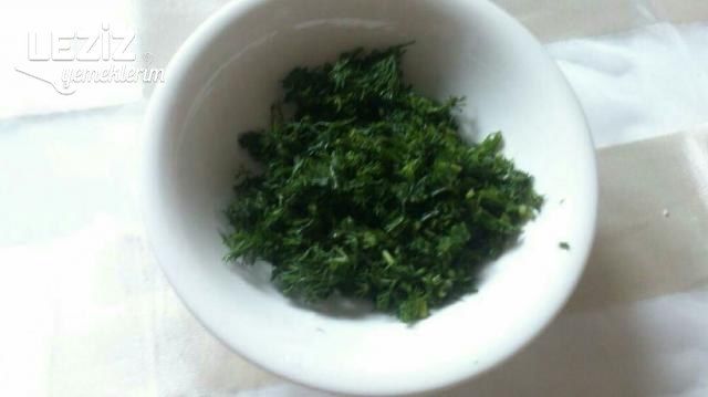 Yoğurtlu Şehriyeli Kabak Salatası