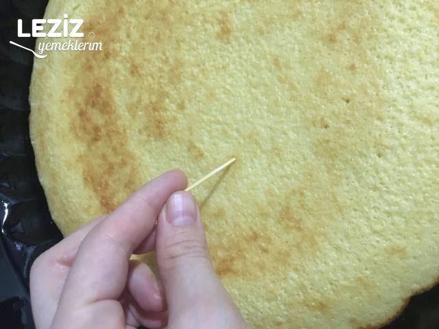 Sade Kek Yatağında Puding