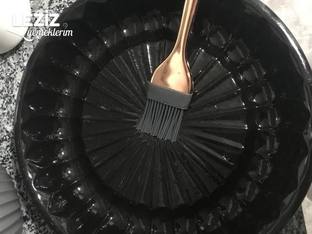 Sade Kek Yatağında Puding