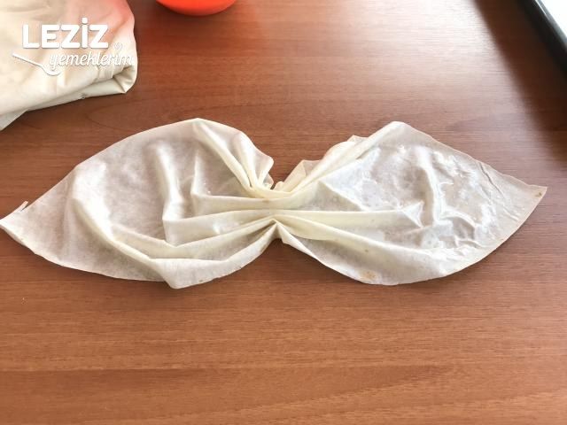 Midye Börek Tarifi (Aşamalı Anlatım)