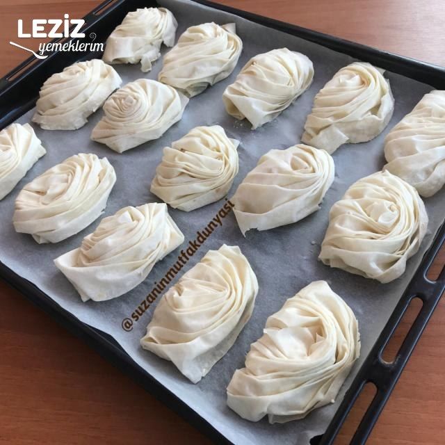 Midye Börek Tarifi (Aşamalı Anlatım)