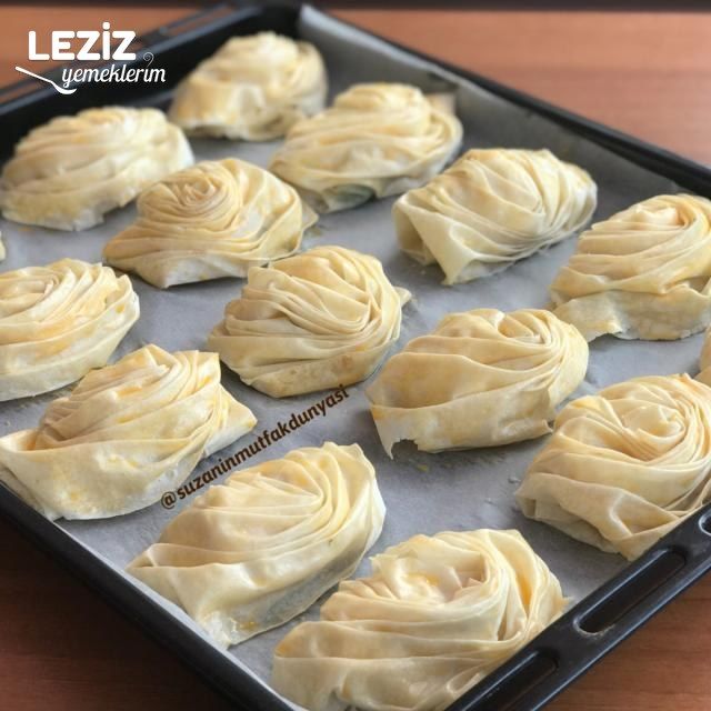 Midye Börek Tarifi (Aşamalı Anlatım)