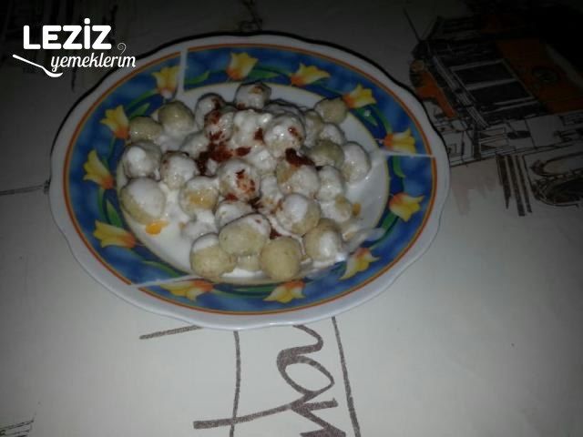 Yoğurtlu Bulgur Köftesi Tarifi