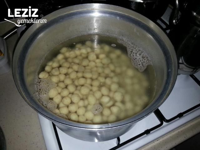 Yoğurtlu Bulgur Köftesi Tarifi