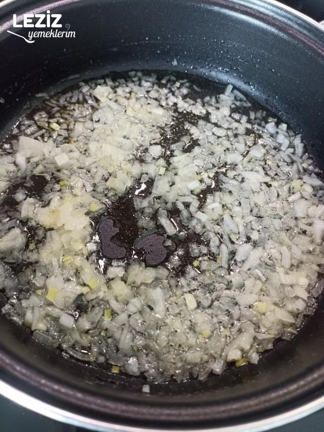Valigülü (Tarhana) Köftesi