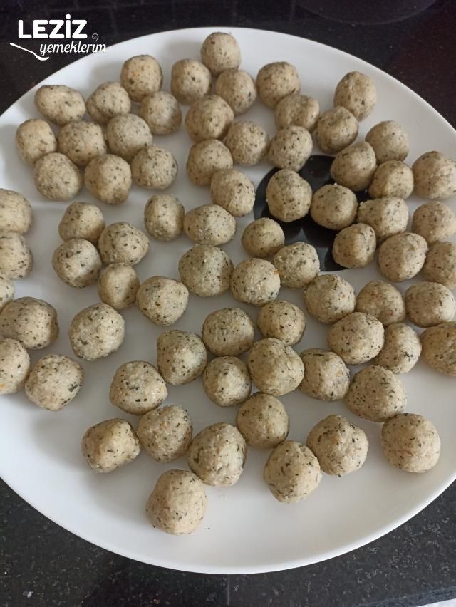 Valigülü (Tarhana) Köftesi