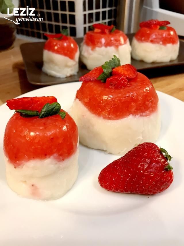 Çilek Soslu Muhallebi