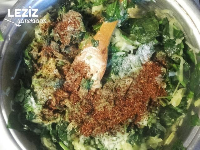 Nefis Fırında Patatesli Ispanak Tarifi