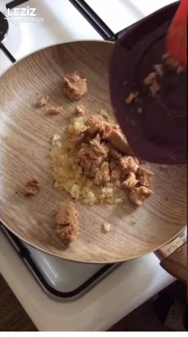 Ton Balıklı Biber Sarma