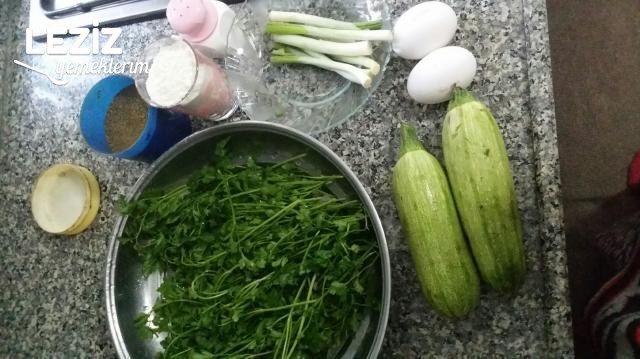 Enfes Tadıyla Çok Pratik Kabak Mücver