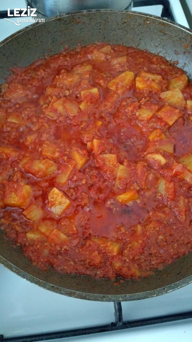 Patatesli Kıymalı Makarna