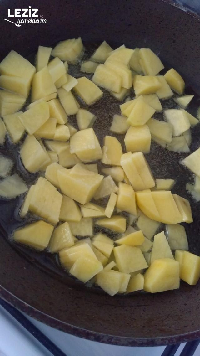 Patatesli Kıymalı Makarna