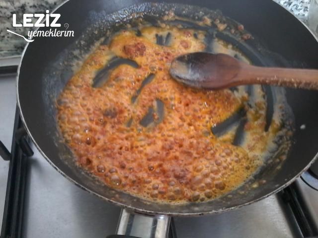 Sarımsaklı Un Çorbası Tarifi